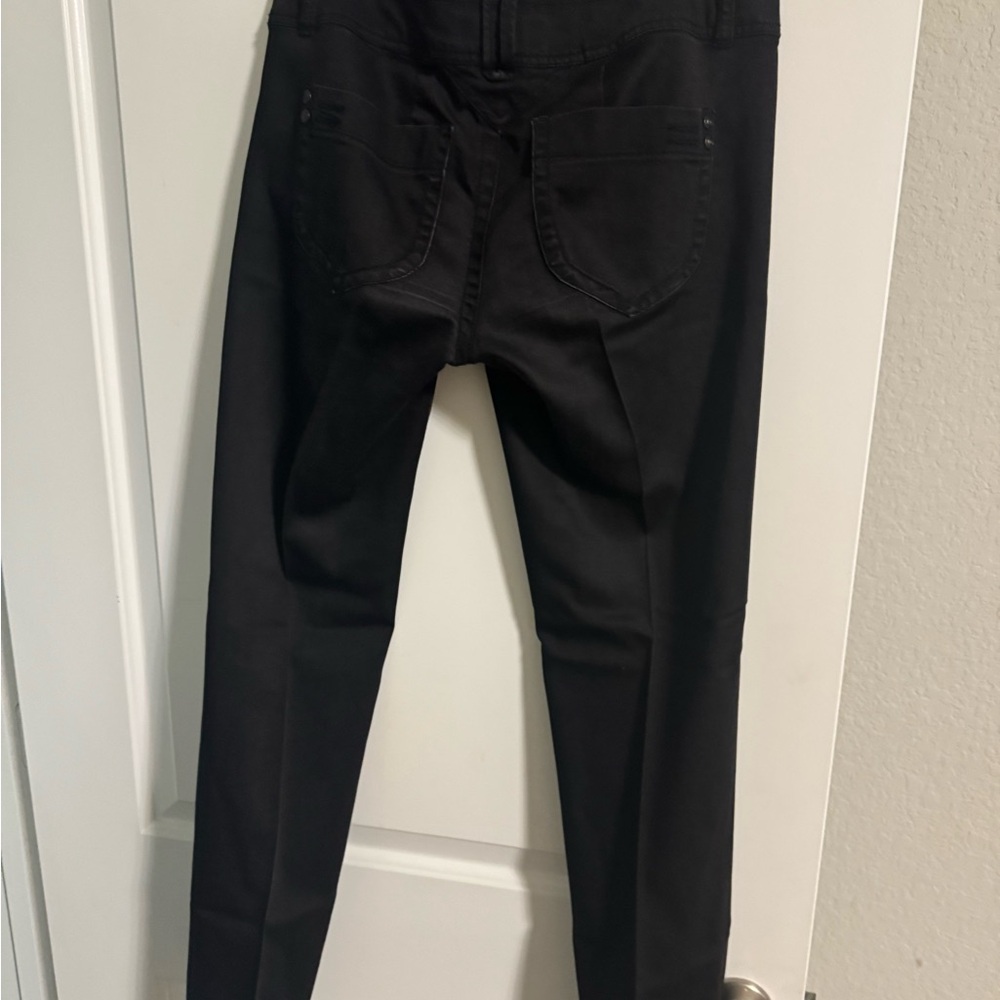 Democracy Women's Classic Black Skinny Jeans